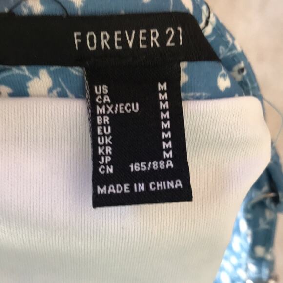 Forever 21 Daisy Floral Print Blue White Crop Top Women’s Size Medium - Picture 6 of 7